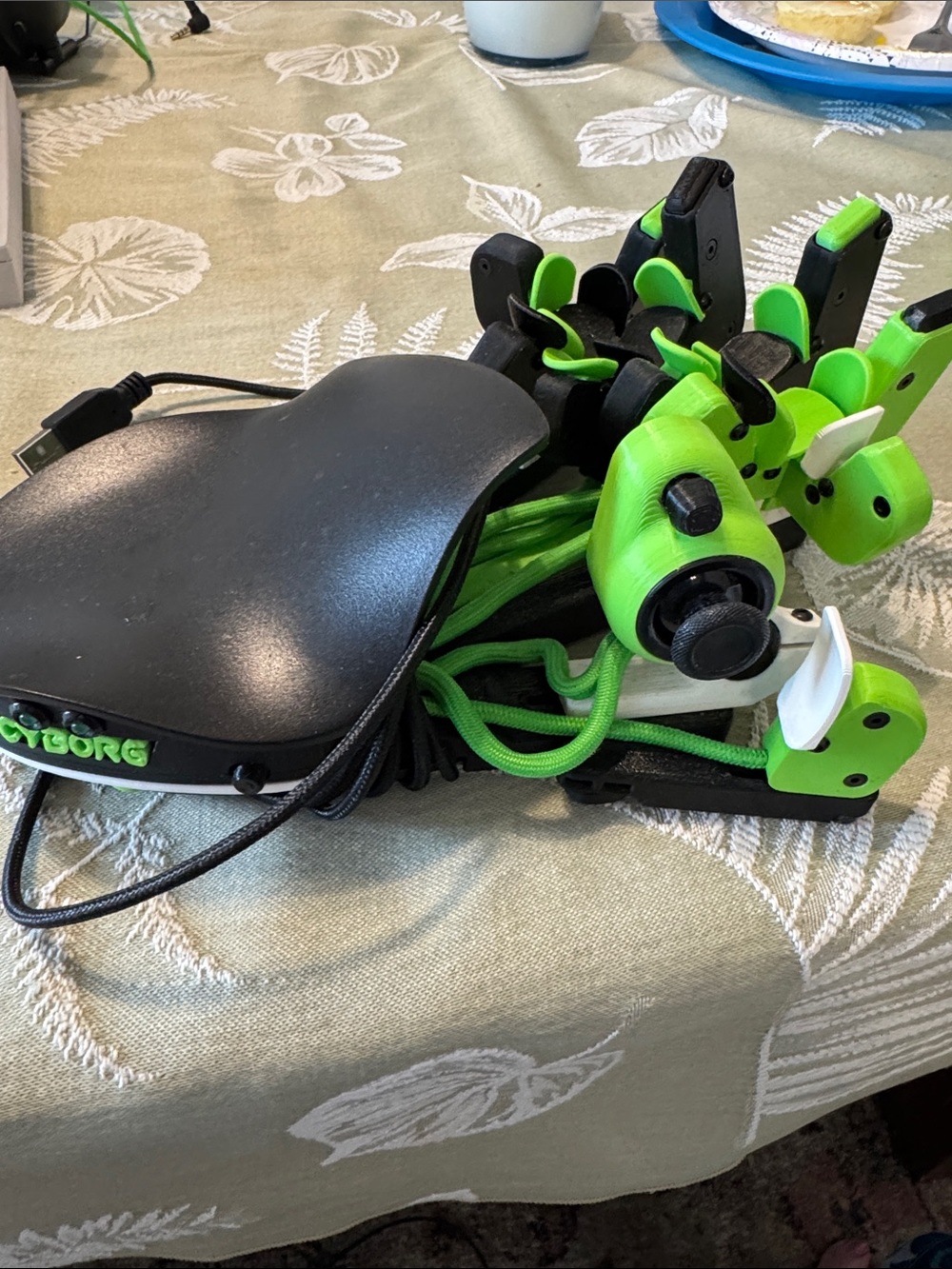 Cyborg Green and Black Robotic Hand Controller new without box